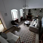 Traditional & Cosy *